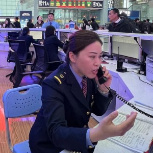 高铁时代,她用“等一等”诠释“新
