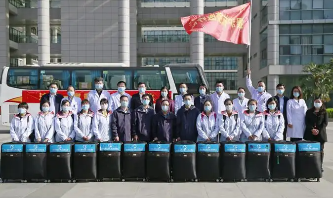 安徽医科大学第二附属医院援沪医疗队奔赴上海